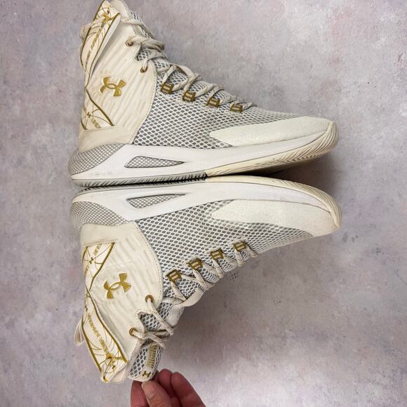 Under Armour Highlight HOVR Ace Sz 8.5 White Gold High-Top Volleyball Shoes - Picture 10 of 14